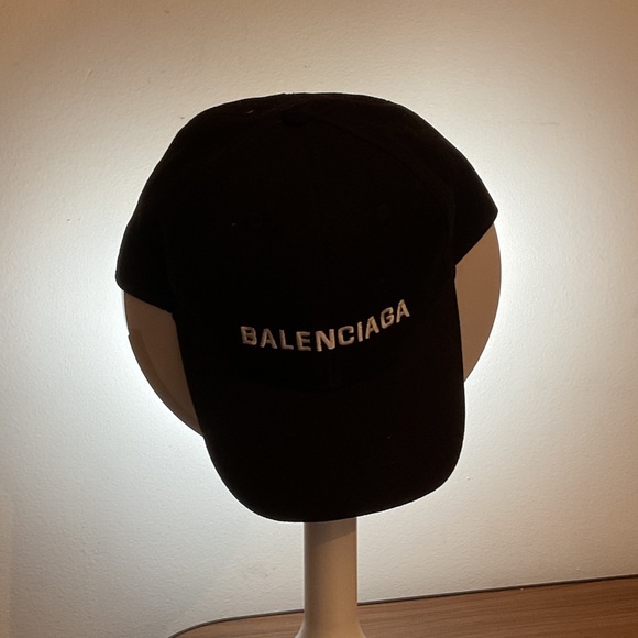 Balenciaga Classic Black Hat - Picture 1 of 4
